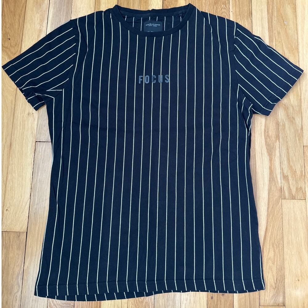 Denim & Flower By Ricky Singh  " FOCUS " T-Shirt Black Pinstriped Men's Medium